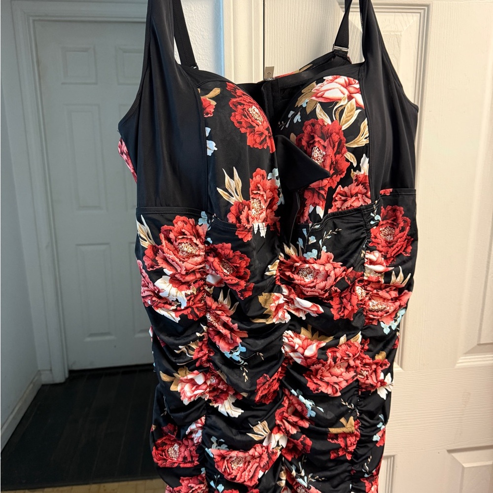 NWOT Torrid Black and Red Floral Swimsuit - Picture 3 of 4